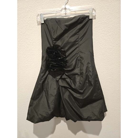 Guess by Marciano Women's Strapless Black Embellished Rosette Mini Dress 5 Party - Picture 1 of 8